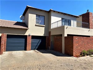 3 Bed Townhouse in Bronberg