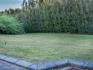 751 m² Land available in Westlake Estate