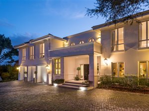 4 Bed House in Natures Valley