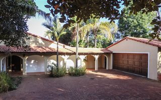 4 Bedroom House in Waterkloof Ridge