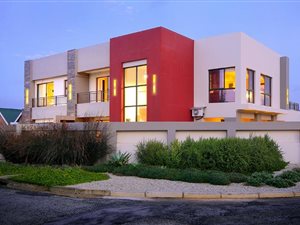 6 Bed House in Kabeljous