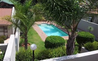 4 Bedroom Apartment in Country Life Park