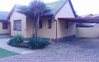 4 Bedroom House in Glen Marais