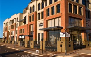 513 m² Commercial space in New Town Centre (Gateway)