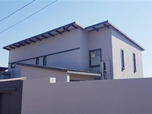 3 Bed House in Montana Park