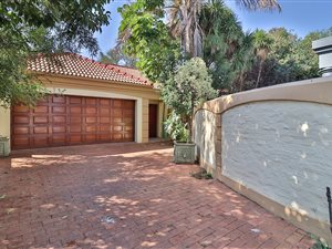4 Bed House in Highveld