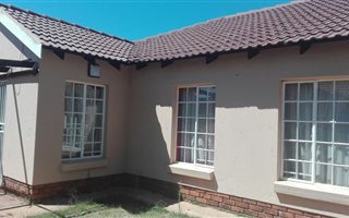 3 Bedroom House in Chantelle