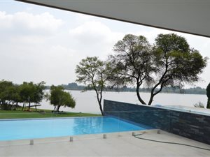4 Bed House in Waterford Golf & River Estate