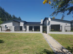 4 Bed House in Hazeldean (Silverlakes Surroundings)
