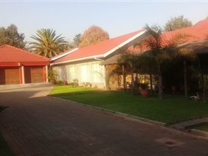 4 Bed House in Clayville East