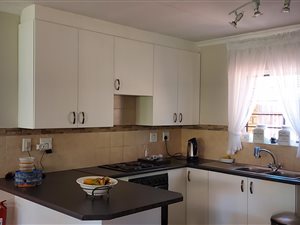 3 Bed House in Montana Tuine