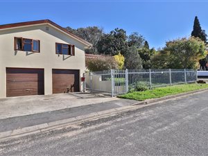 4 Bed House in Paarl