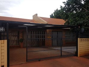 3 Bed House in Doornpoort and surrounds