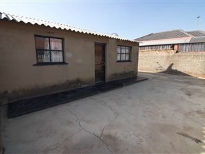 2 Bed House in Zola