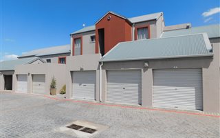 2 Bedroom Apartment in Burgundy Estate