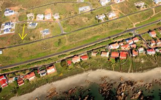 693 m² Land available in Britannica Heights