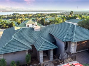 3 Bed House in Kosmos Ridge
