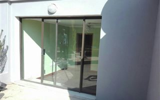 1 Bedroom House in Kensington