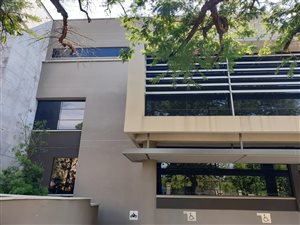 1020 m² Commercial space in Menlo Park