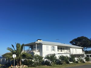 4 Bed House in Voelklip