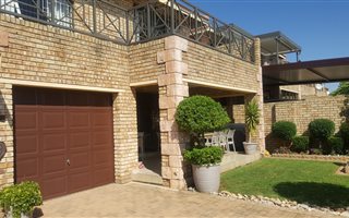 3 Bedroom Townhouse in Honeydew Manor
