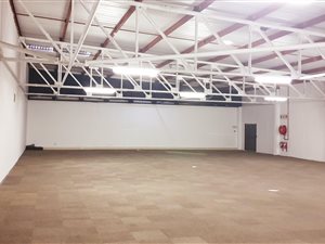 847 m² Industrial space in North Riding
