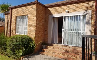 3 Bedroom Townhouse in Honeydew Manor