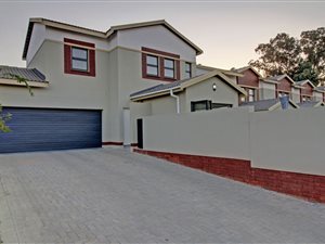 3 Bed Townhouse in Equestria