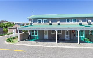 2 Bedroom Duplex in Kingswood
