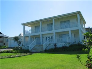 3 Bed House in Zinkwazi Beach