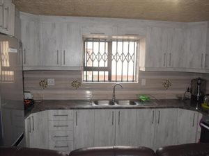 4 Bed House in Mfuleni