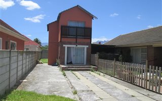2 Bedroom House in Rome