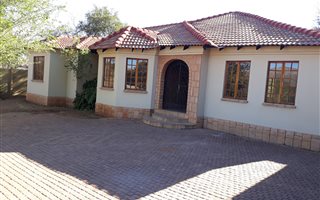 5 Bedroom House in Olifantsnek