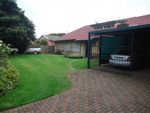 6 Bed House in Ontdekkers Park