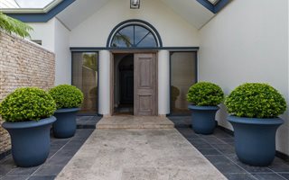 6 Bedroom House in Constantia