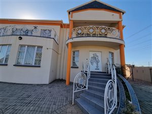 7 Bed House in Laudium