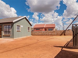 2 Bed House in Protea Glen
