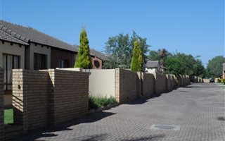 3 Bedroom Simplex in Crescent Wood Country Estate