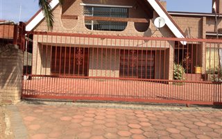 5 Bedroom House in Aloe Park