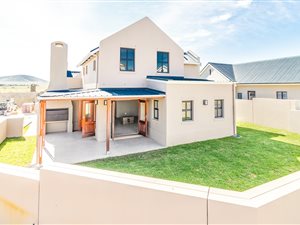 3 Bed House in Graanendal