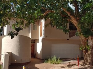4 Bed Duplex in Meerensee