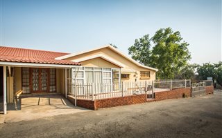 3 Bedroom House in Oudtshoorn Central