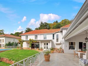 4 Bed House in Westcliff
