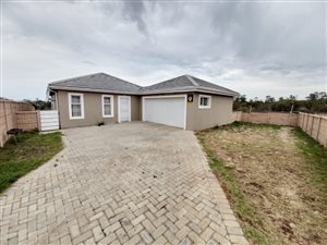 3 Bed Townhouse in Gonubie