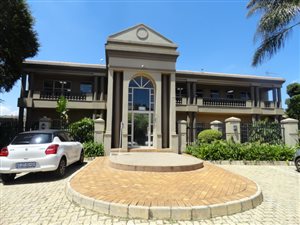 720 m² Commercial space in Bedfordview