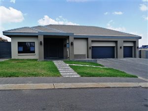 4 Bed House in Erasmia