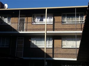 2 Bedroom Apartment in Ravensklip