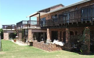 5 Bedroom House in Kleinemonde