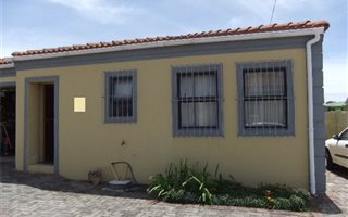 2 Bedroom Townhouse in Humansdorp