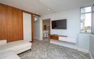 2 Bedroom Apartment in Mouille Point